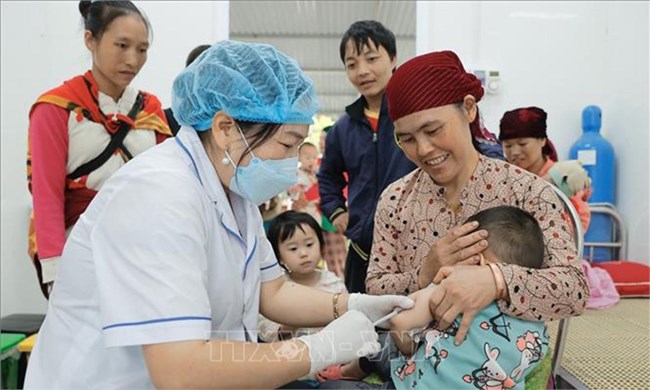 Triển khai chiến dịch tiêm vaccine sởi cho trẻ vùng có nguy cơ (24/08/2024) 