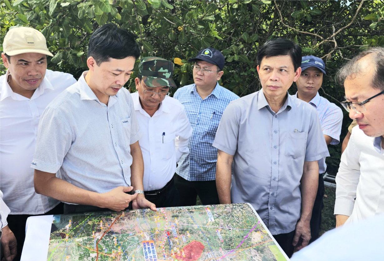 Bộ Giao thông Vận tải làm việc với UBND tỉnh Bình Định về đường cao tốc Quy Nhơn - Pleiku (30/8/2024)
