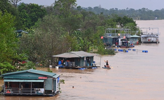  Hà Nội: Người dân khu vực vùng bãi sông Hồng “chạy lũ” (10/9/2024)