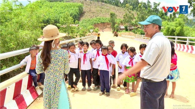 Lễ khai giảng sớm của học sinh vùng sâu Đắk Lắk (04/9/2024)