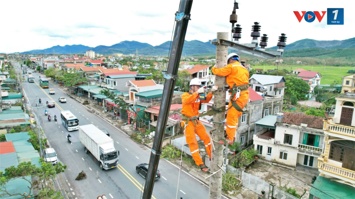 Thêm 6 Công ty Điện lực miền Trung ra chi viện cho ngành điện Quảng Ninh (12/9/2024)