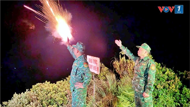  Quảng Ninh: bắn pháo hiệu kêu gọi tàu thuyền về bờ, chủ động ứng phó với bão số 3 (05/9/2024)