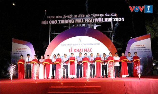 Hội chợ Thương mại Festival Huế 2024 hướng về đồng bào miền Bắc (16/9/2024)