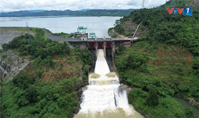 Các thuỷ điện trên sông Sêrêpốc chủ động xả tràn ứng phó với mưa lũ (19/9/2024)   