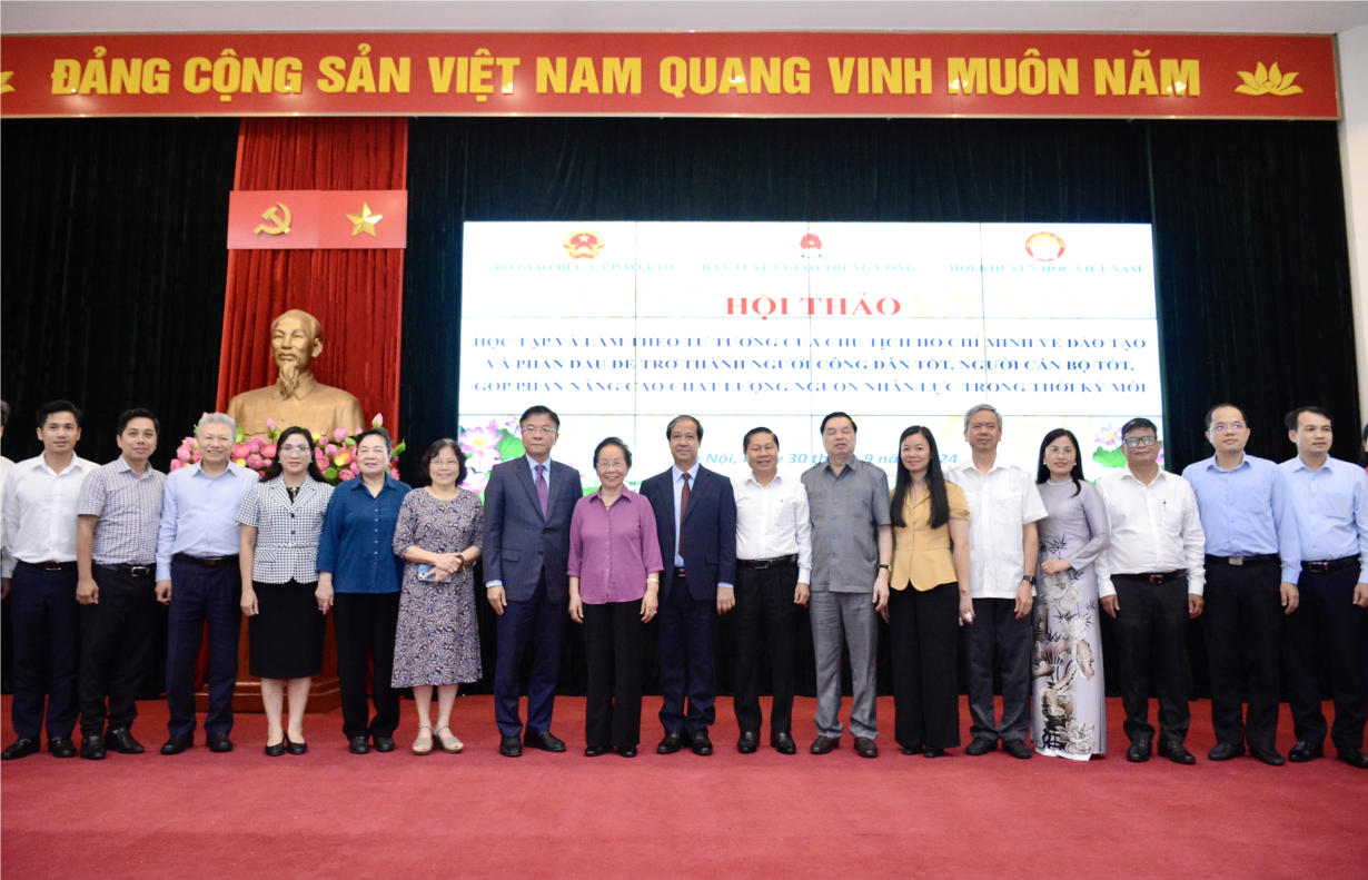 Học tập và làm theo tư tưởng của Chủ tịch Hồ Chí Minh về đào tạo (30/9/2024)