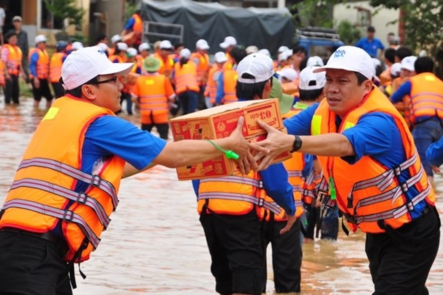 THỜI SỰ 18H CHIỀU 12/9/2024: Bão số 3 và mưa lũ đã khiến 327 người chết và mất tích, hơn 800 người bị thương. Các hoạt động quyên góp, ủng hộ đồng bào lũ lụt tiếp tục được các bộ, ngành, địa phương hưởng ứng với nhiều chương trình thiết thực