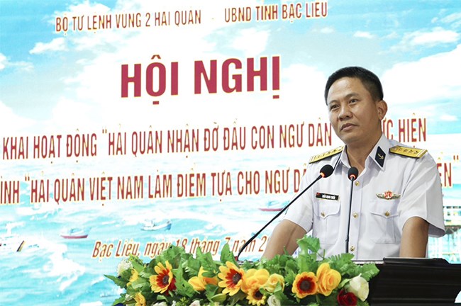 Vùng 2 Hải quân bảo vệ chủ quyền, hỗ trợ ngư dân vươn khơi bám biển (23/09/2024)