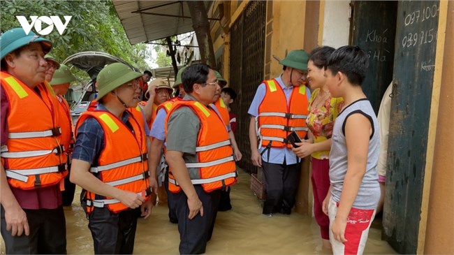 Thủ tướng thị sát vùng lũ cô lập, chỉ đạo khẩn hỗ trợ người dân (10/9/2024)