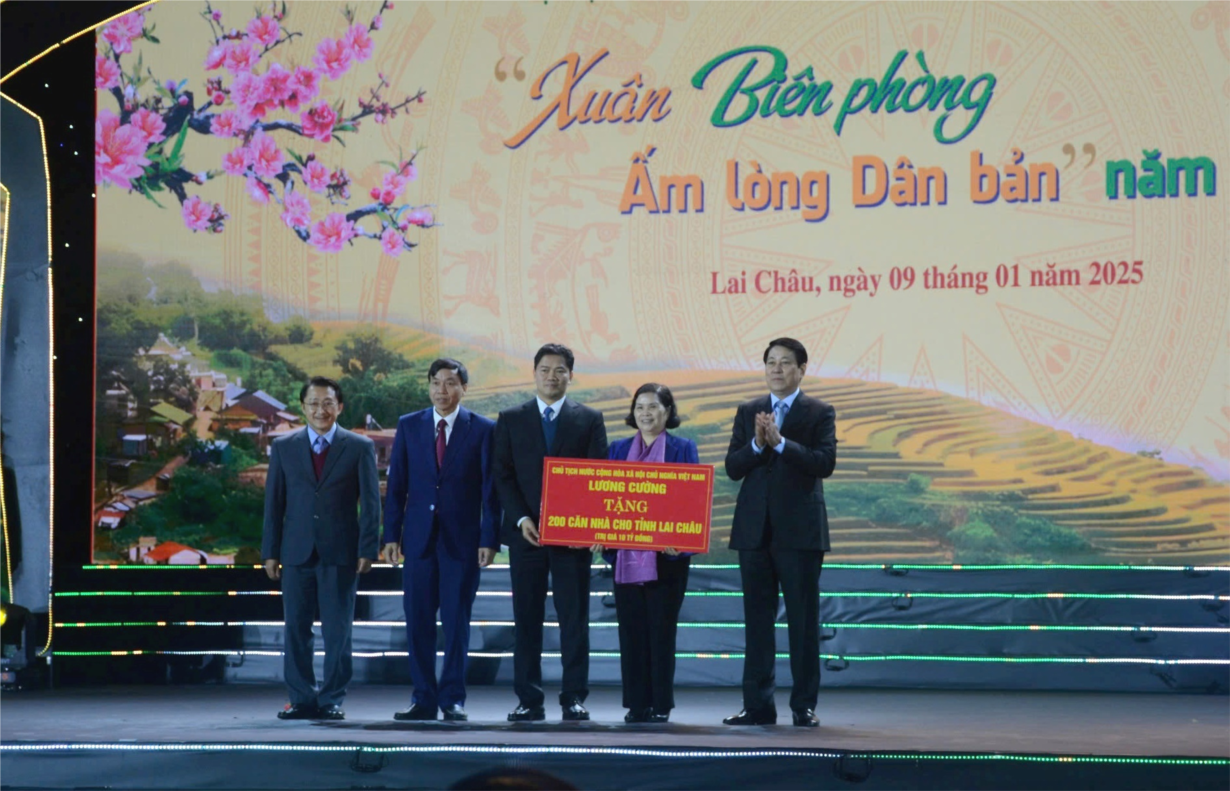 Chủ tịch nước Lương Cường dự Chương trình “Xuân Biên phòng- ấm lòng dân bản” năm 2025 (09/1/2025)