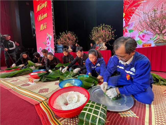 Hà Nội: hơn 70 tỷ đồng chăm lo cho đoàn viên, người lao động dịp Tết nguyên đán Ất Tỵ (09/1/2025)