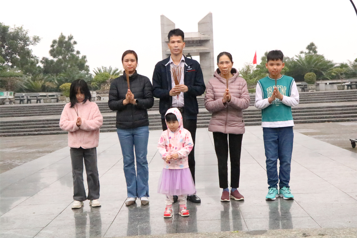 Ngày cuối năm ở “Miền đất thiêng Quảng Trị nở hoa hòa bình” (23/1/2025)