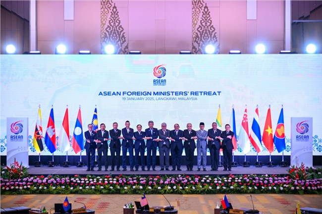 ASEAN kiên định con đường riêng giữa cuộc cạnh tranh của các siêu cường (19/1/2025)