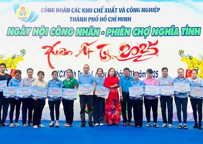 TP.HCM khởi động chương trình chăm lo Tết Ất Tỵ 2025 (14/1/2025)