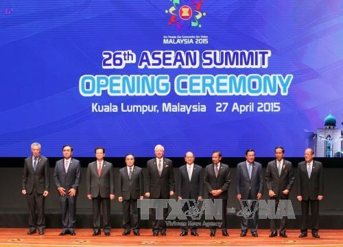 Thời sự sáng ngày 27/4/2015: Hôm nay, Hội nghị cấp cao ASEAN 26 chính thức khai mạc tại Trung tâm Hội nghị quốc tế Kuala Lumpur, Malaysia