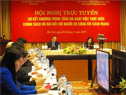 Chính phủ với người dân ngày 30/4/2015: Thực hiện chính sách với người có công