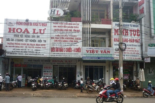 Thời sự đêm ngày 10/4/2015: Thành lập 5 đoàn giám sát về việc chấp hành pháp luật của các cơ sở y tế tư nhân tại Hà Nội và thành phố Hồ Chí Minh