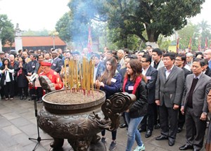 Du xuân hữu nghị - cầu nối giữa Việt Nam với bạn bè thế giới.(21/3/2016)