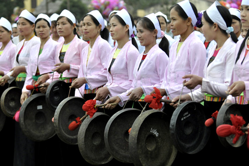 Bảo tồn văn hóa trống Dàm của cộng đồng Mường và câu chuyện truyền lửa. (18/02/2016)