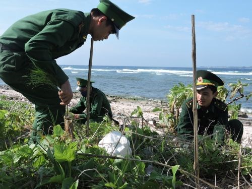 Hải đội Hoàng Sa với người dân Lý Sơn.(28/02/2016)